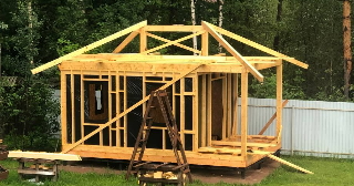 Сарай из бруса 100х100 в Омске - строительство под ключ | СТРОЙСЕРВИС от 40908 руб.